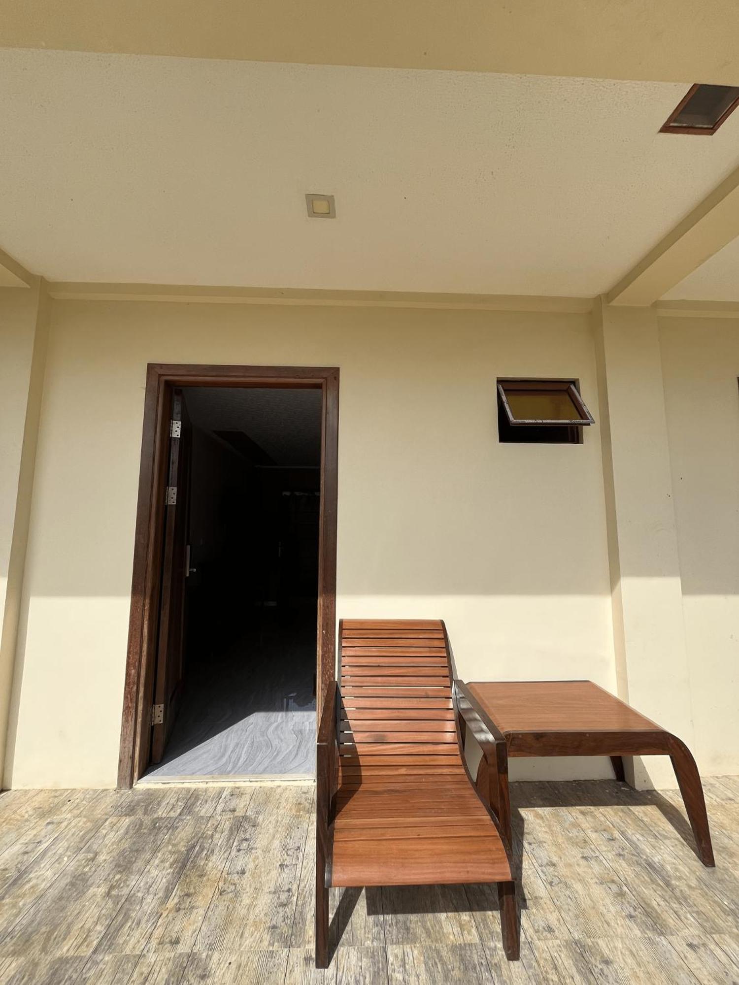 On Board Lifestyle Panglao Resort ภายนอก รูปภาพ