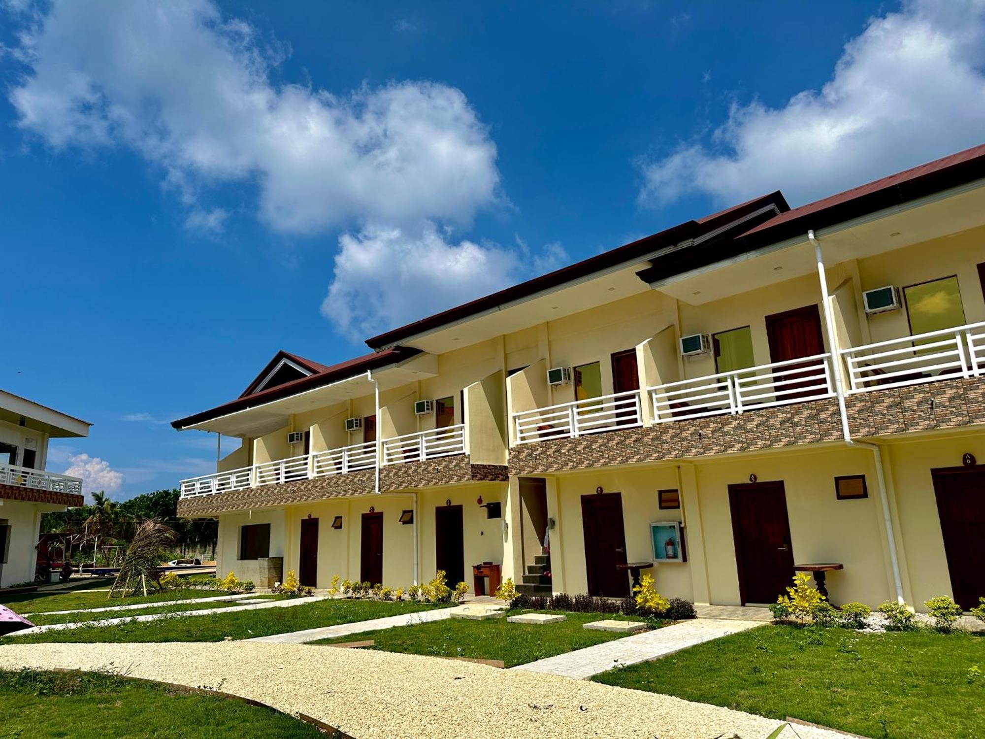 On Board Lifestyle Panglao Resort ภายนอก รูปภาพ