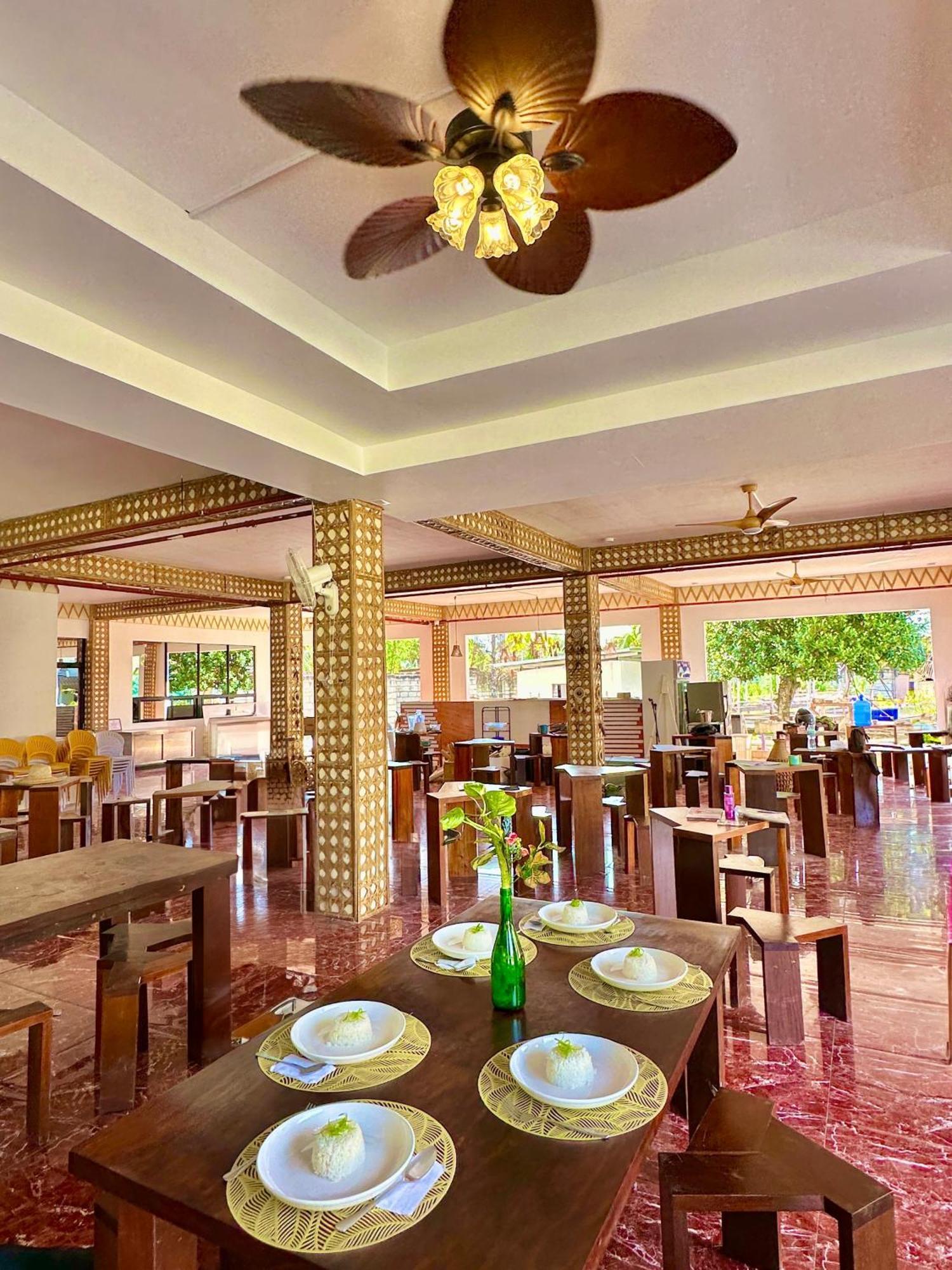 On Board Lifestyle Panglao Resort ภายนอก รูปภาพ