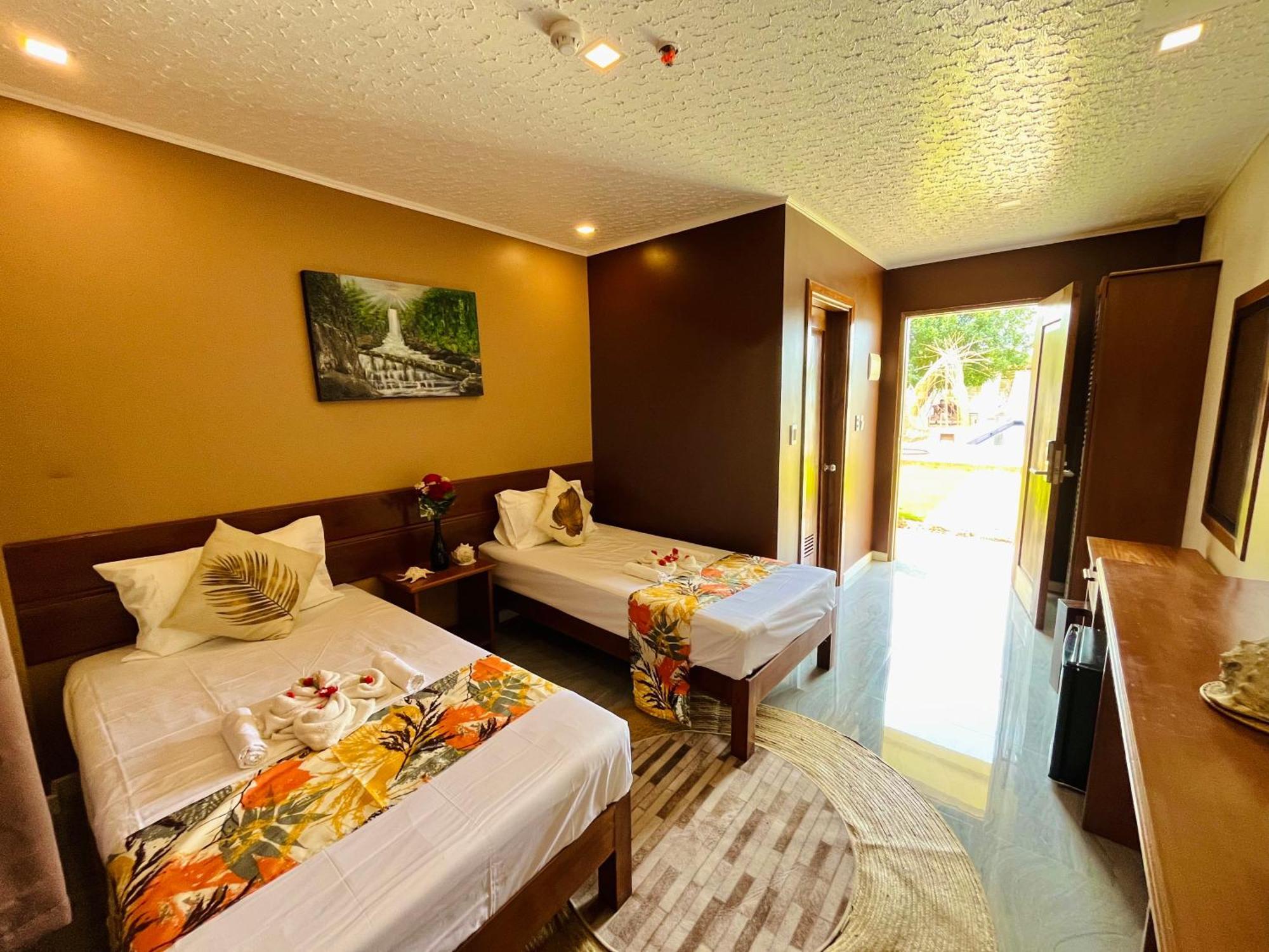 On Board Lifestyle Panglao Resort ภายนอก รูปภาพ