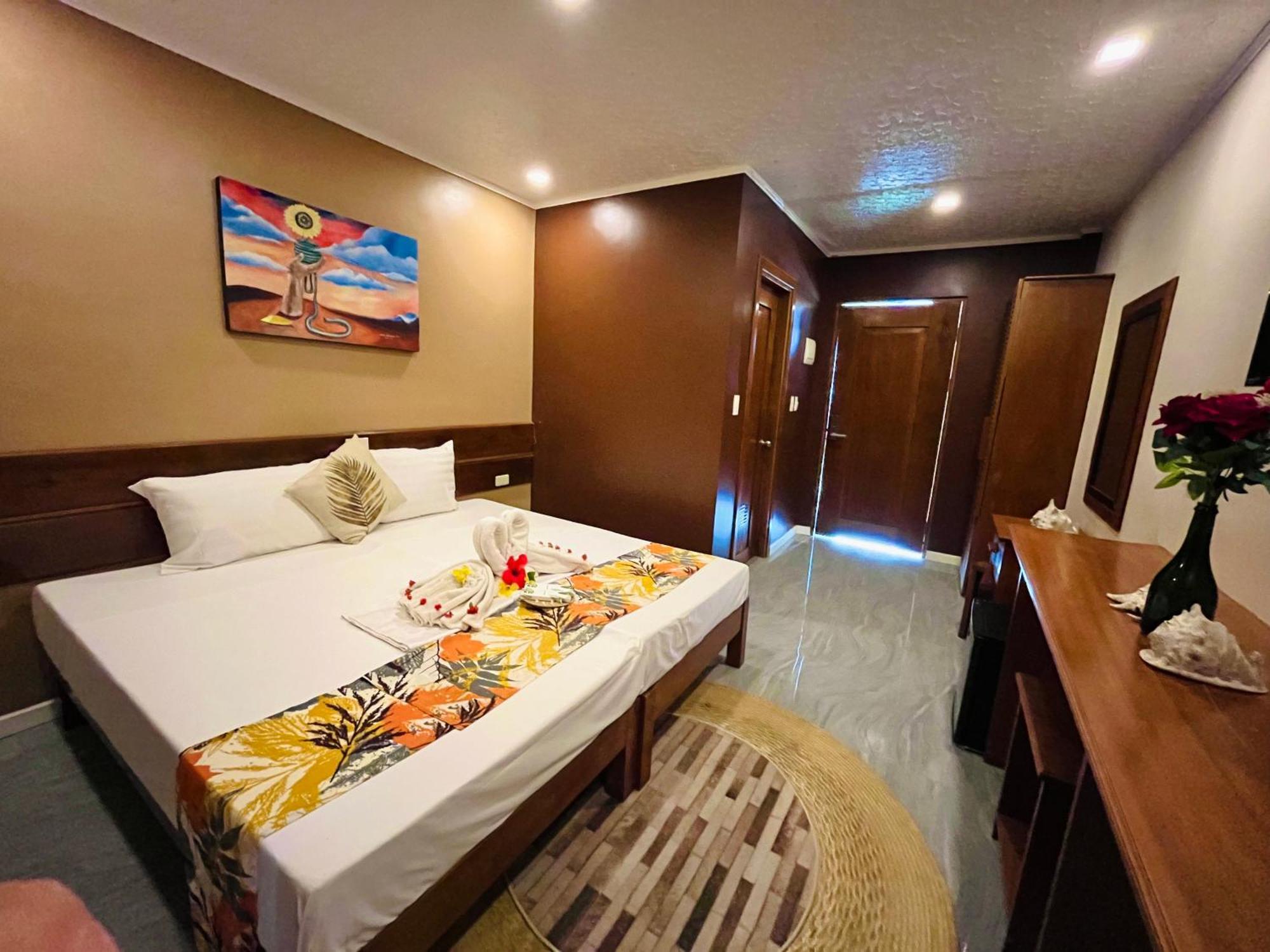 On Board Lifestyle Panglao Resort ภายนอก รูปภาพ