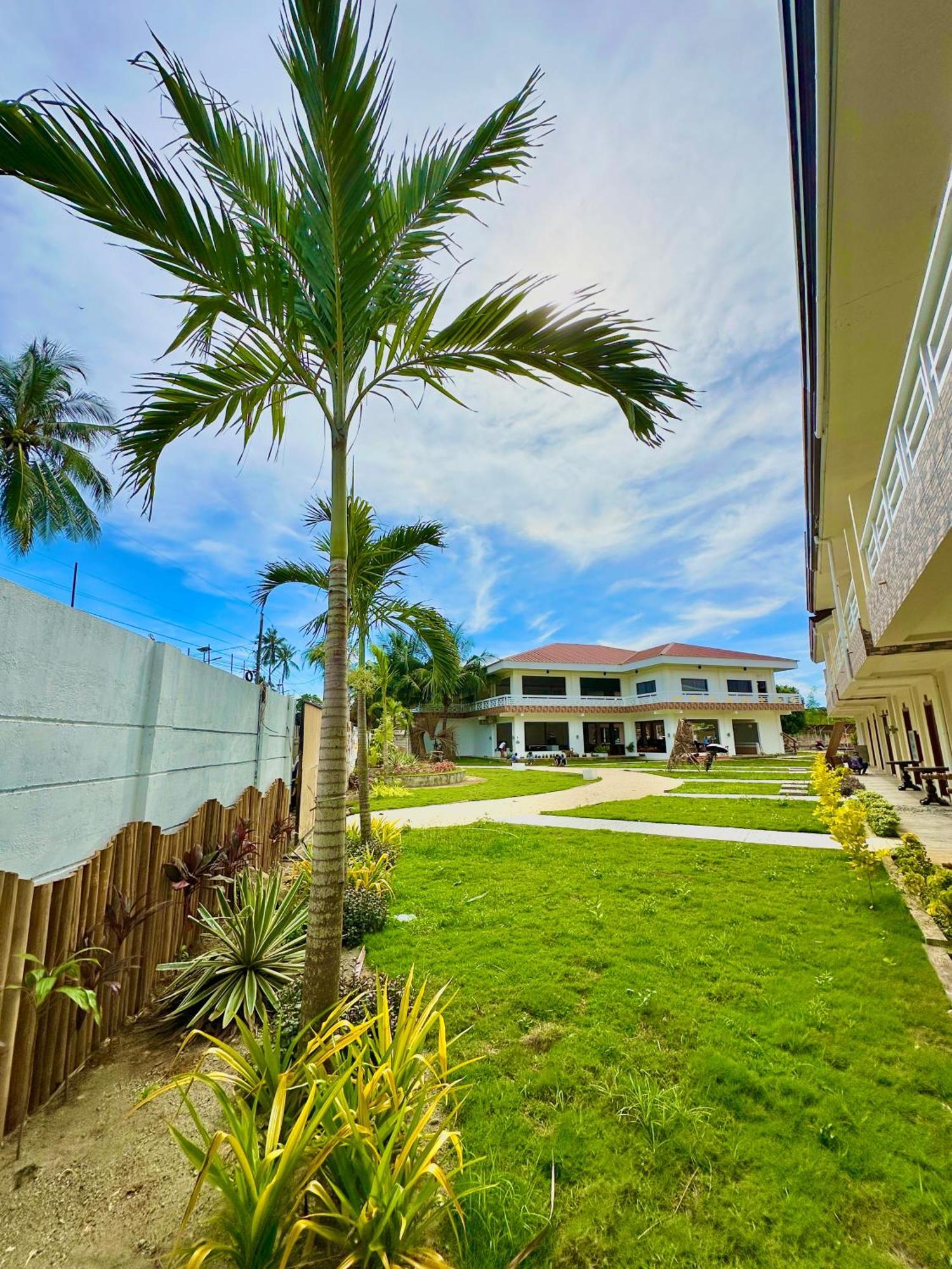 On Board Lifestyle Panglao Resort ภายนอก รูปภาพ