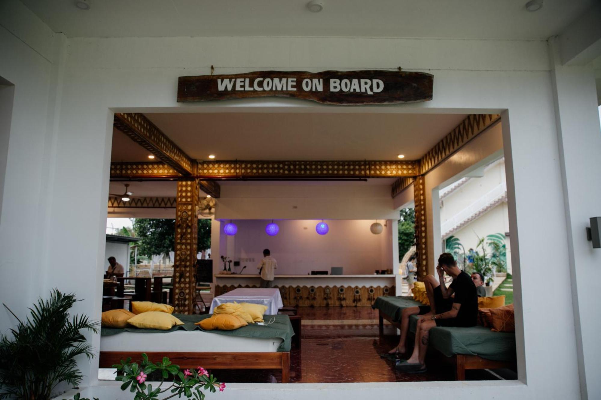 On Board Lifestyle Panglao Resort ภายนอก รูปภาพ