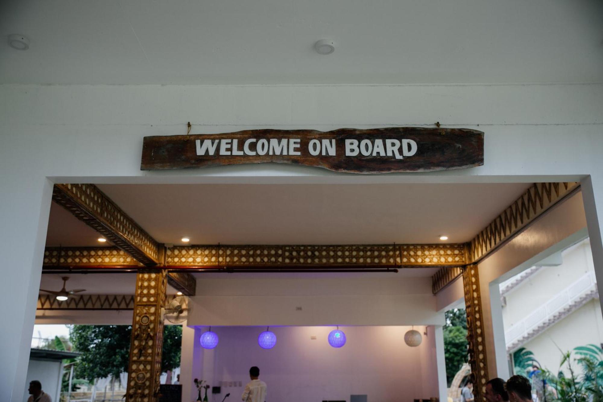 On Board Lifestyle Panglao Resort ภายนอก รูปภาพ